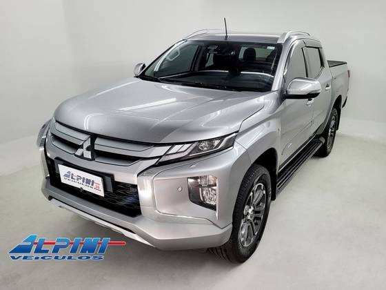 MITSUBISHI L200 TRITON 2.4 16V TURBO DIESEL SPORT HPE-S CD 4P 4X4 AUTOMÁTICO MITSUBISHI L200 TRITON 2.4 16V TURBO DIESEL SPORT HPE-S CD 4P 4X4 AUTOMÁTICO